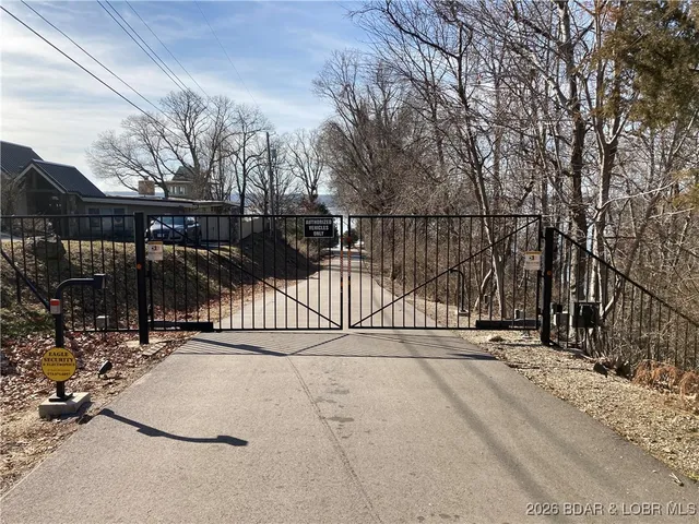 $1,590,000 | 16 Hawk Hill Court, Lake Ozark, MO 65049