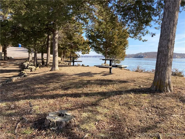 $1,590,000 | 16 Hawk Hill Court, Lake Ozark, MO 65049