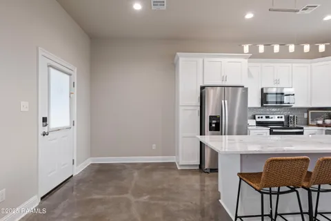 $795,000 | 117 Firethorn Drive, Youngsville, LA 70592