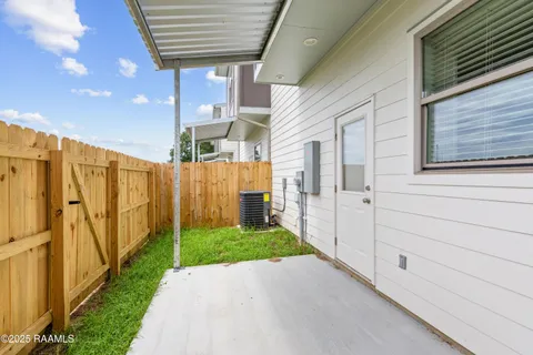 $795,000 | 117 Firethorn Drive, Youngsville, LA 70592