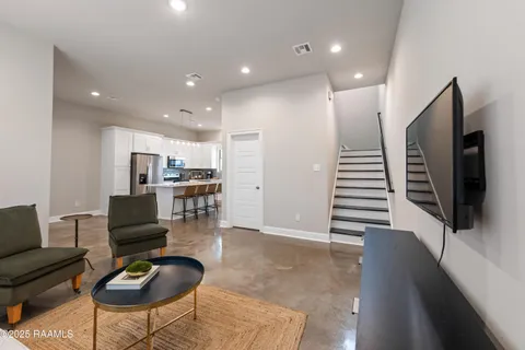 $795,000 | 117 Firethorn Drive, Youngsville, LA 70592