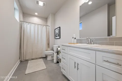 $795,000 | 117 Firethorn Drive, Youngsville, LA 70592