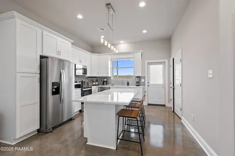 $795,000 | 117 Firethorn Drive, Youngsville, LA 70592