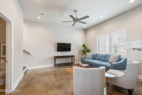 $795,000 | 117 Firethorn Drive, Youngsville, LA 70592