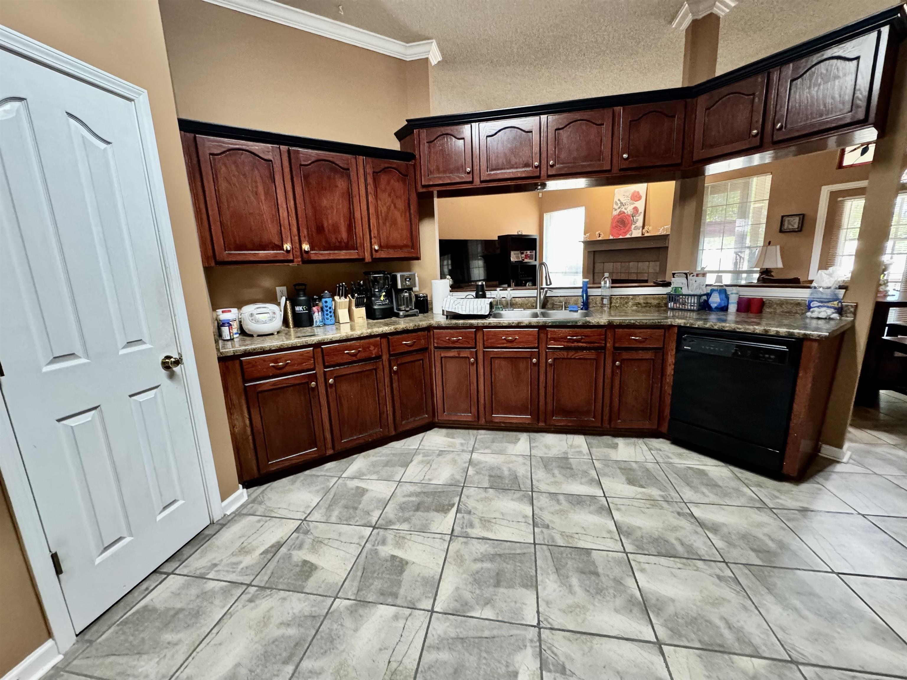 5100 Springtree Drive Bartlett, TN 38002 - Photo 13 of 31 Gallery Image 13
