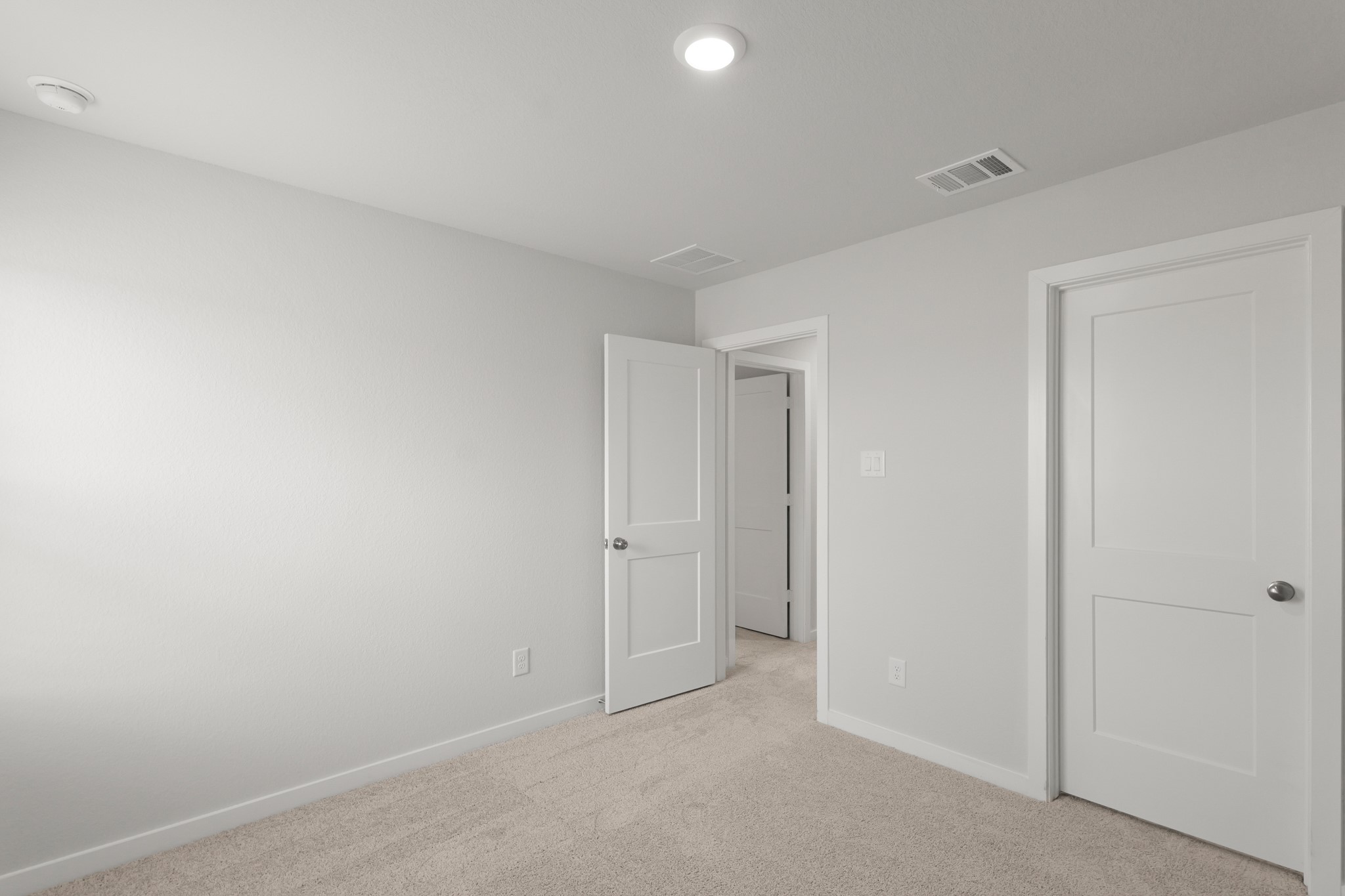 529 Shoreview Drive Conroe, TX 77303 - Photo 23 of 34 a view of an empty room
