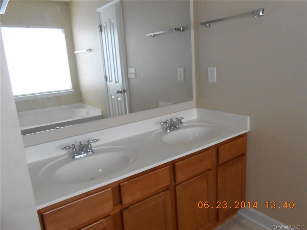 14008 Mallard Lake Road Charlotte, NC 28262 - Photo 7 of 10