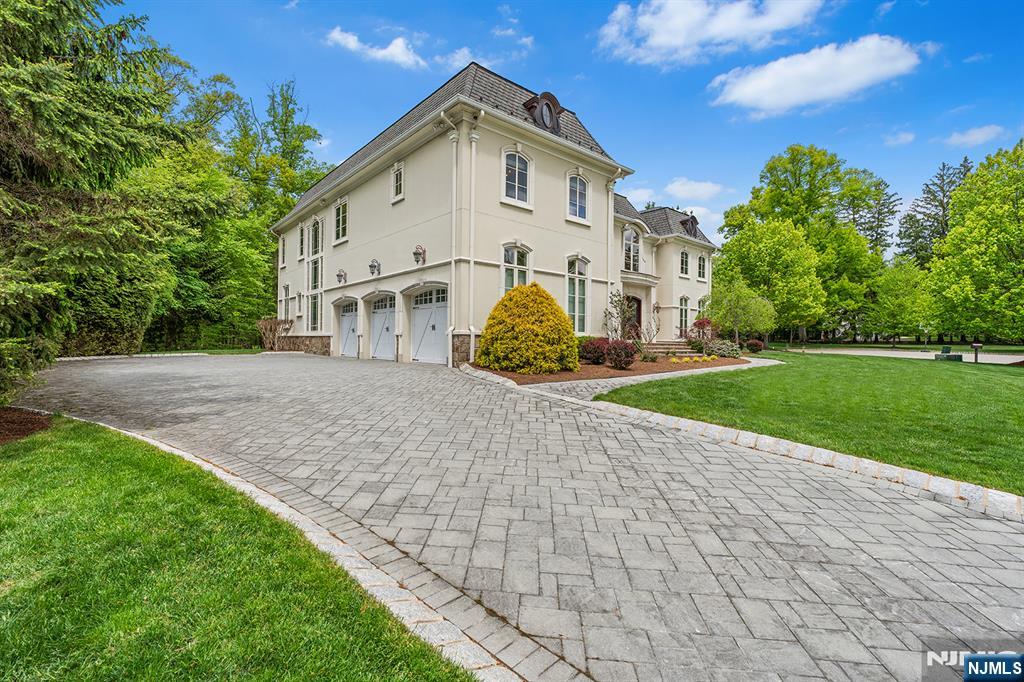 1 Sandstone Ridge Upper Saddle River, NJ 07458 - Photo 4 of 48