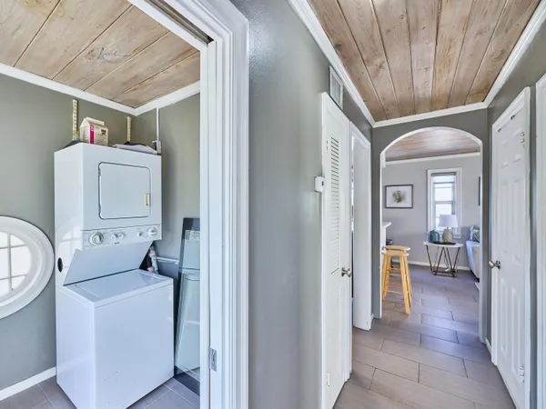 a view of living room washer and dryer