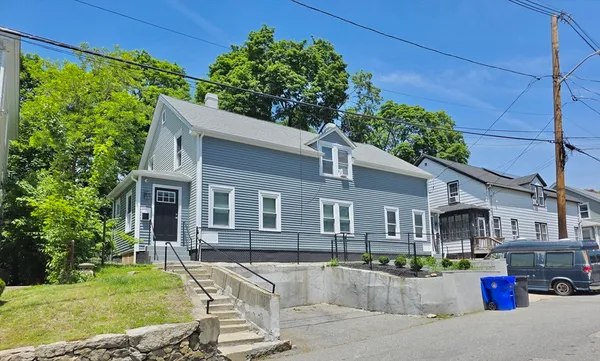 $3,000 | 5 Greystone Avenue, Unit 5, North Providence, RI 02911