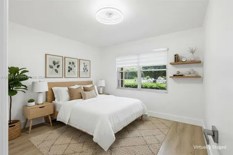 $279,000 | 300 Southwest 130th Terrace, Unit 110B, Pembroke Pines, FL 33027