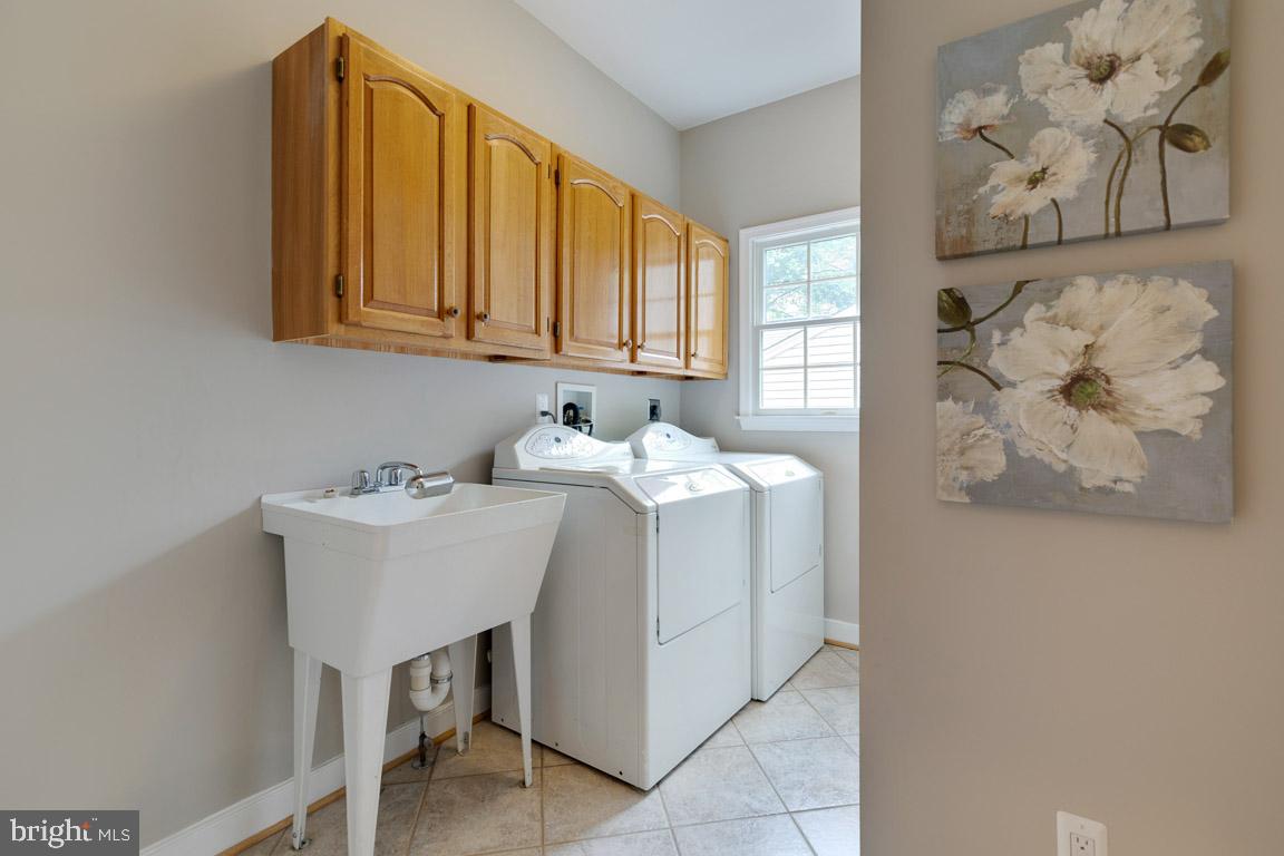 108 Trails End Road Locust Grove, VA 22508 - Photo 21 of 54 large laundry with tub
