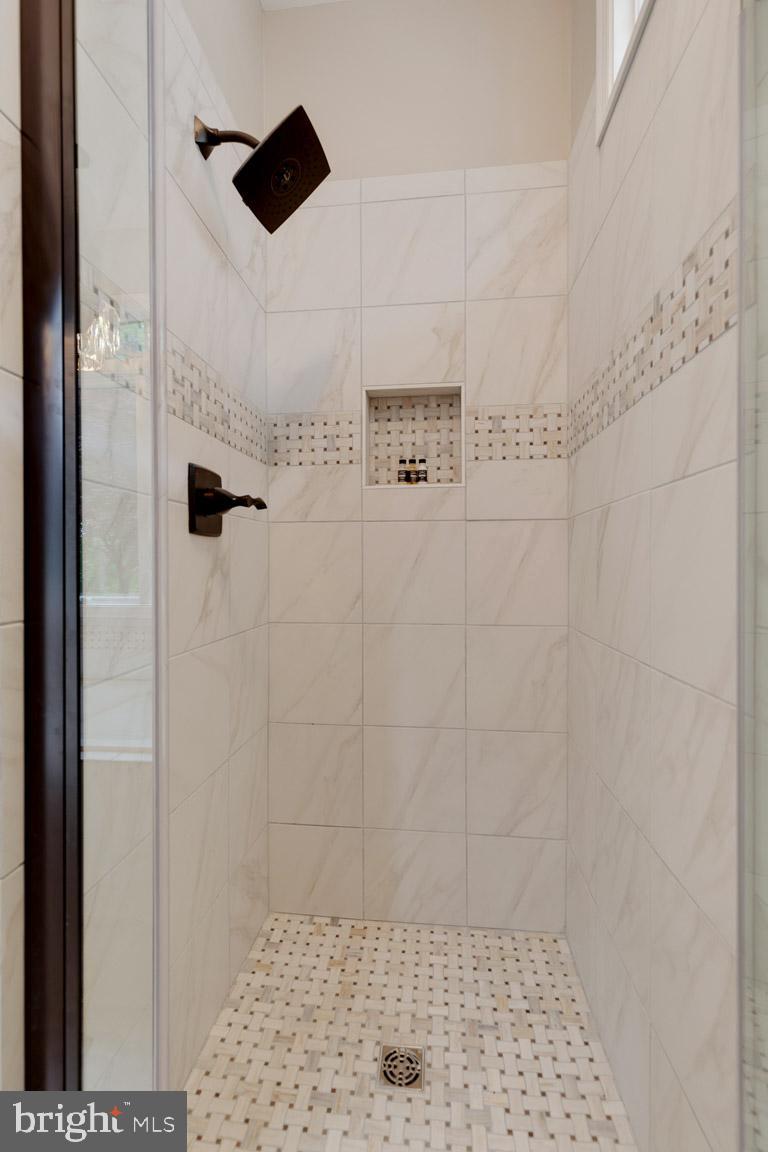 108 Trails End Road Locust Grove, VA 22508 - Photo 28 of 54 Master Shower with Tile Detail