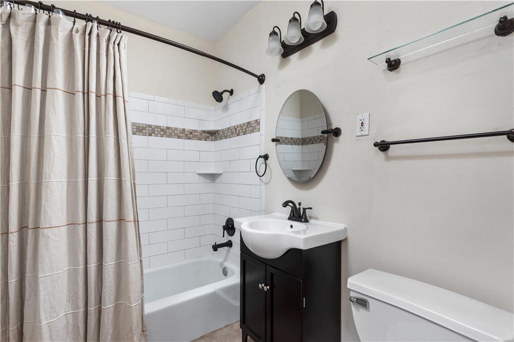 40 North Ridgeview Drive Indianapolis, IN 46219 - Photo 10 of 19 Gallery Image 10
