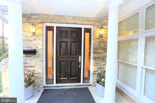 $4,200 | 9705 Fernwood Road, Bethesda, MD 20817