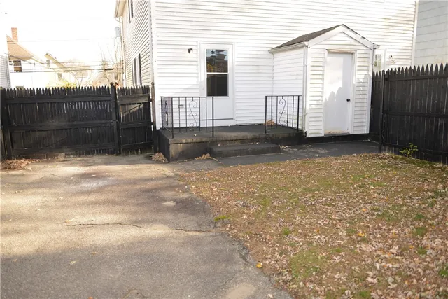 $2,400 | 85 Richard Street, Unit 2, Cranston, RI 02910