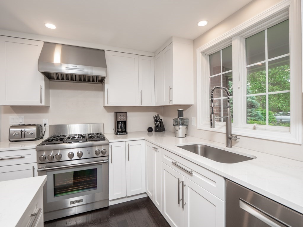 10 Rock O Dundee Road Andover, MA 01810 - Photo 6 of 33 Gallery Image 6