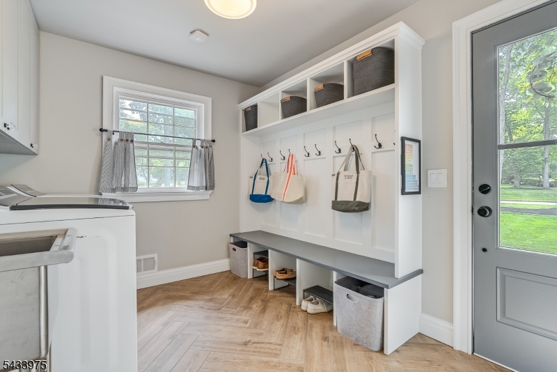 54 Dean Road Mendham, NJ 07945 - Photo 14 of 31