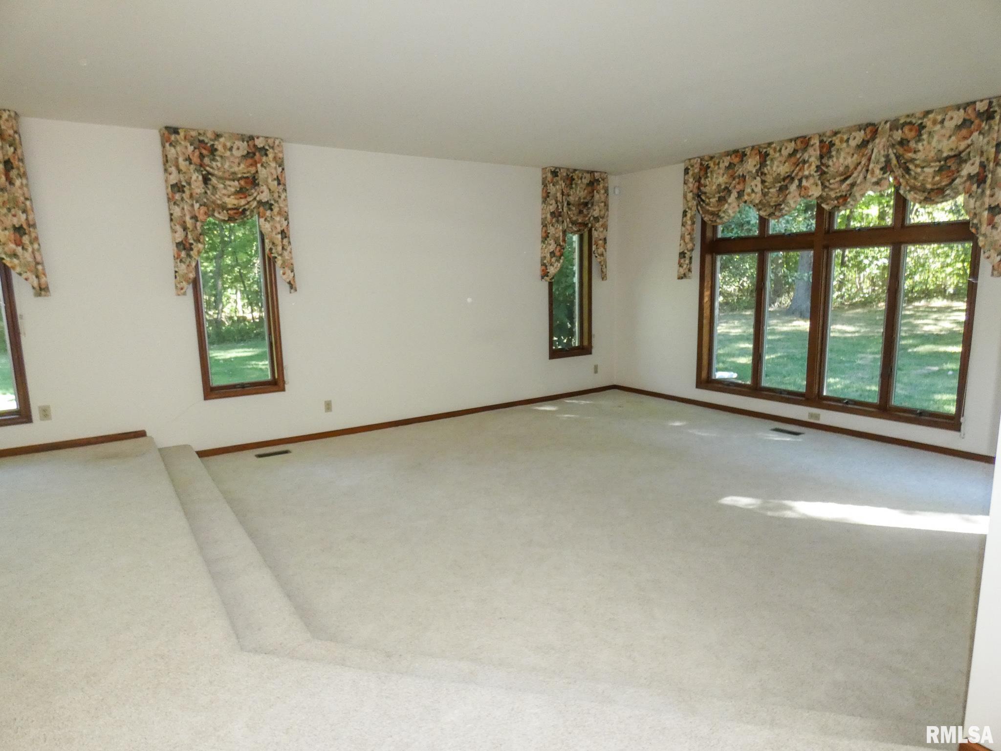 6 Roth Court Metamora, IL 61548 - Photo 9 of 54 Gallery Image 9