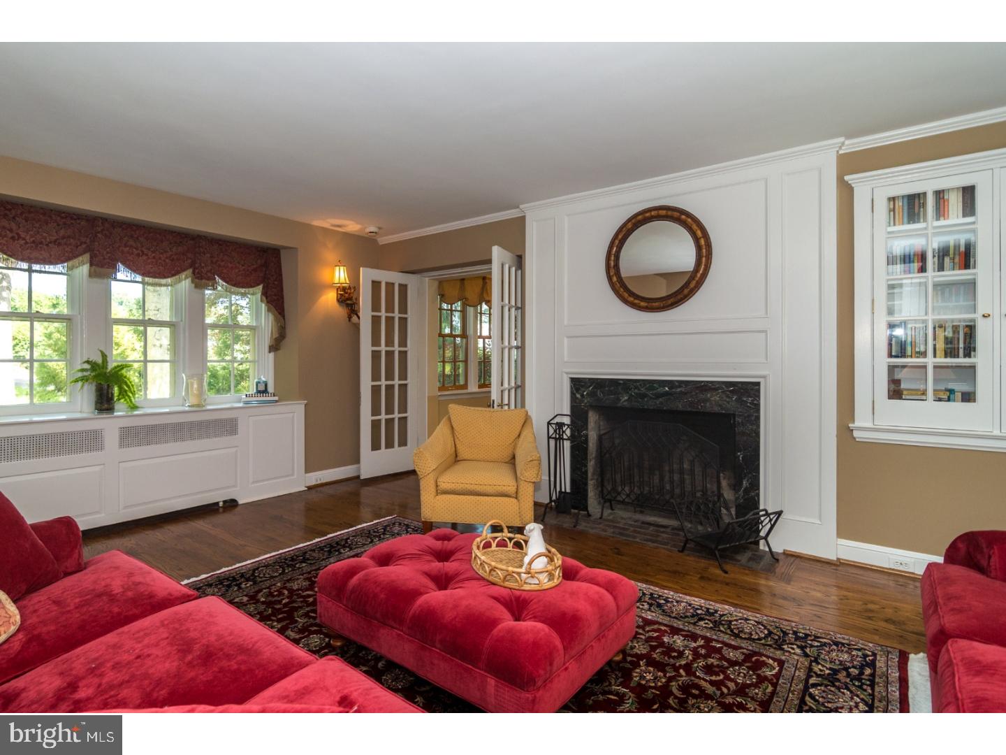 1838 Harte Road Jenkintown, PA 19046 - Photo 5 of 25 Living Room