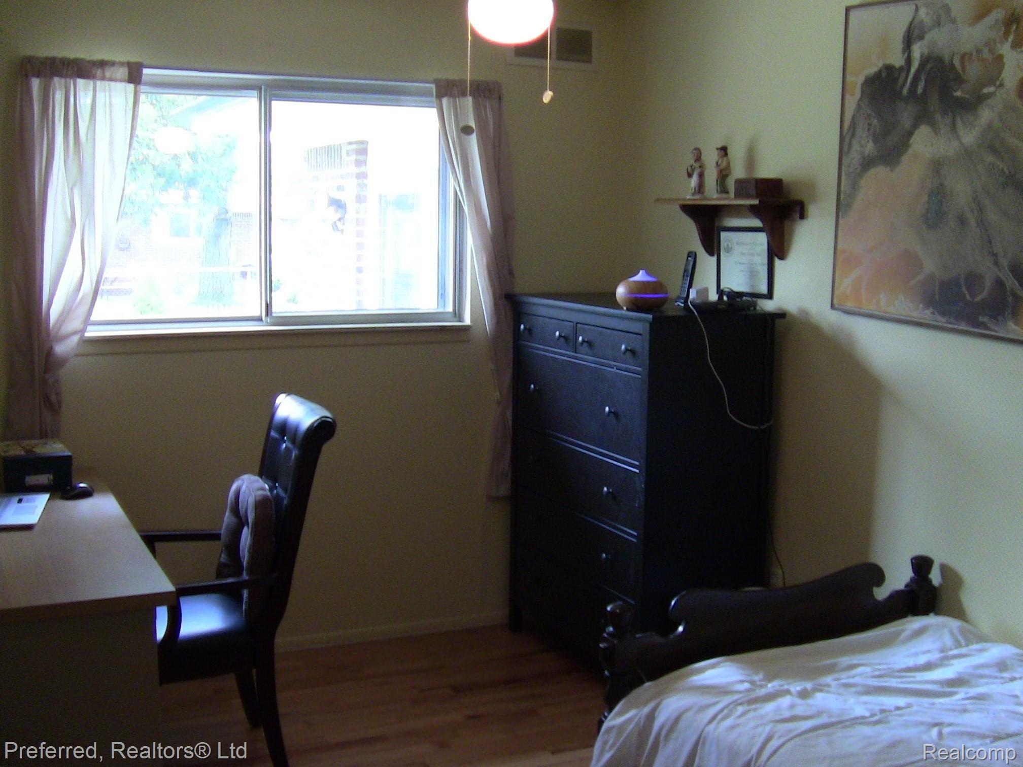 7430 Iron Gate Road Canton, MI 48187 - Photo 10 of 35 IMG_6385.JPG