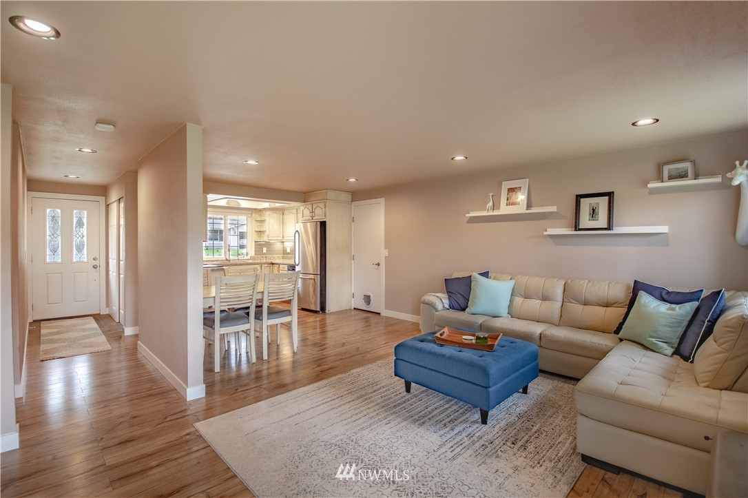 3605 199th Street Southeast Bothell, WA 98012 - Photo 3 of 20 Gallery Image 3