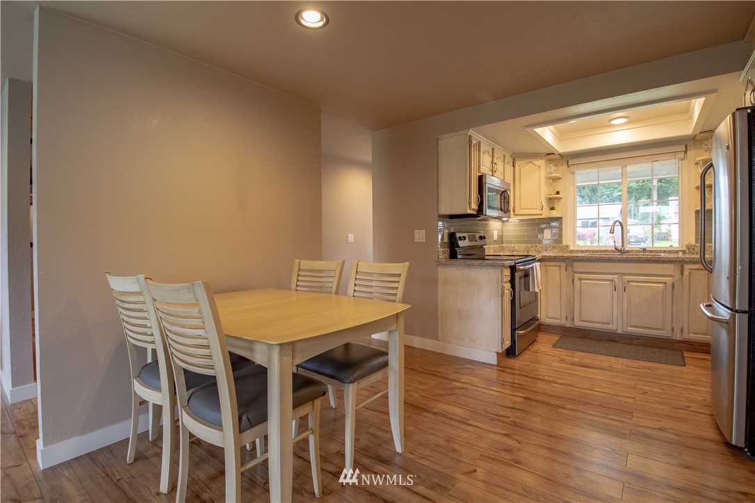 3605 199th Street Southeast Bothell, WA 98012 - Photo 5 of 20 Gallery Image 5