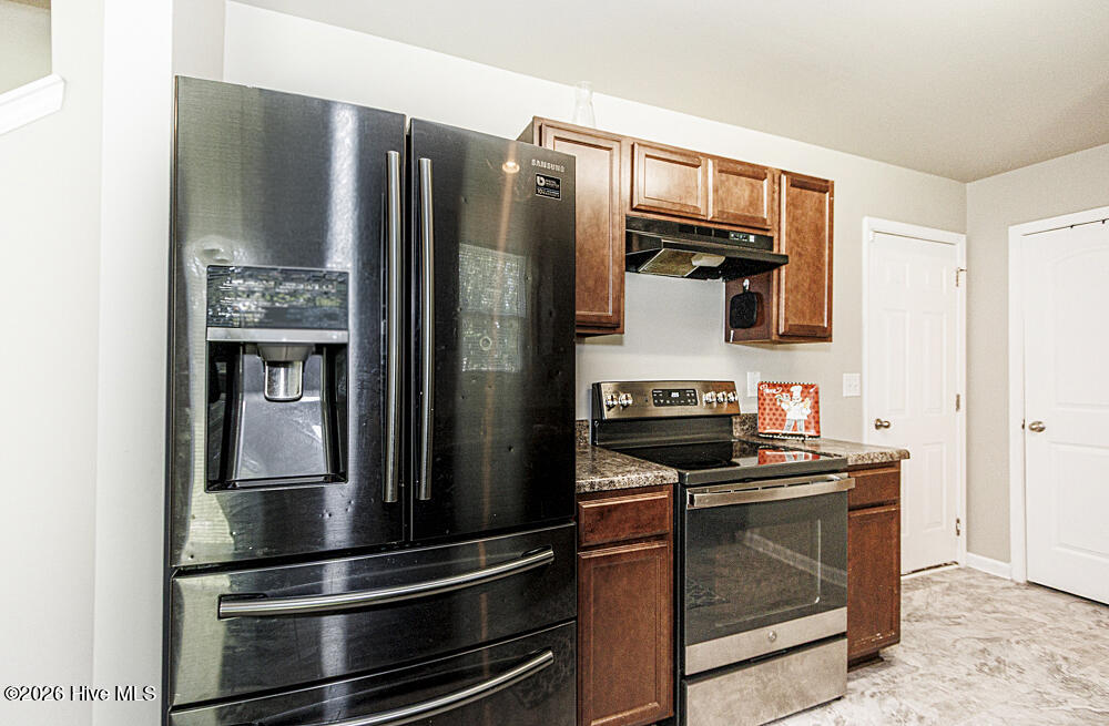 811 Sugar Creek Road Rocky Mount, NC 27804 - Photo 4 of 19 Sleek appliances