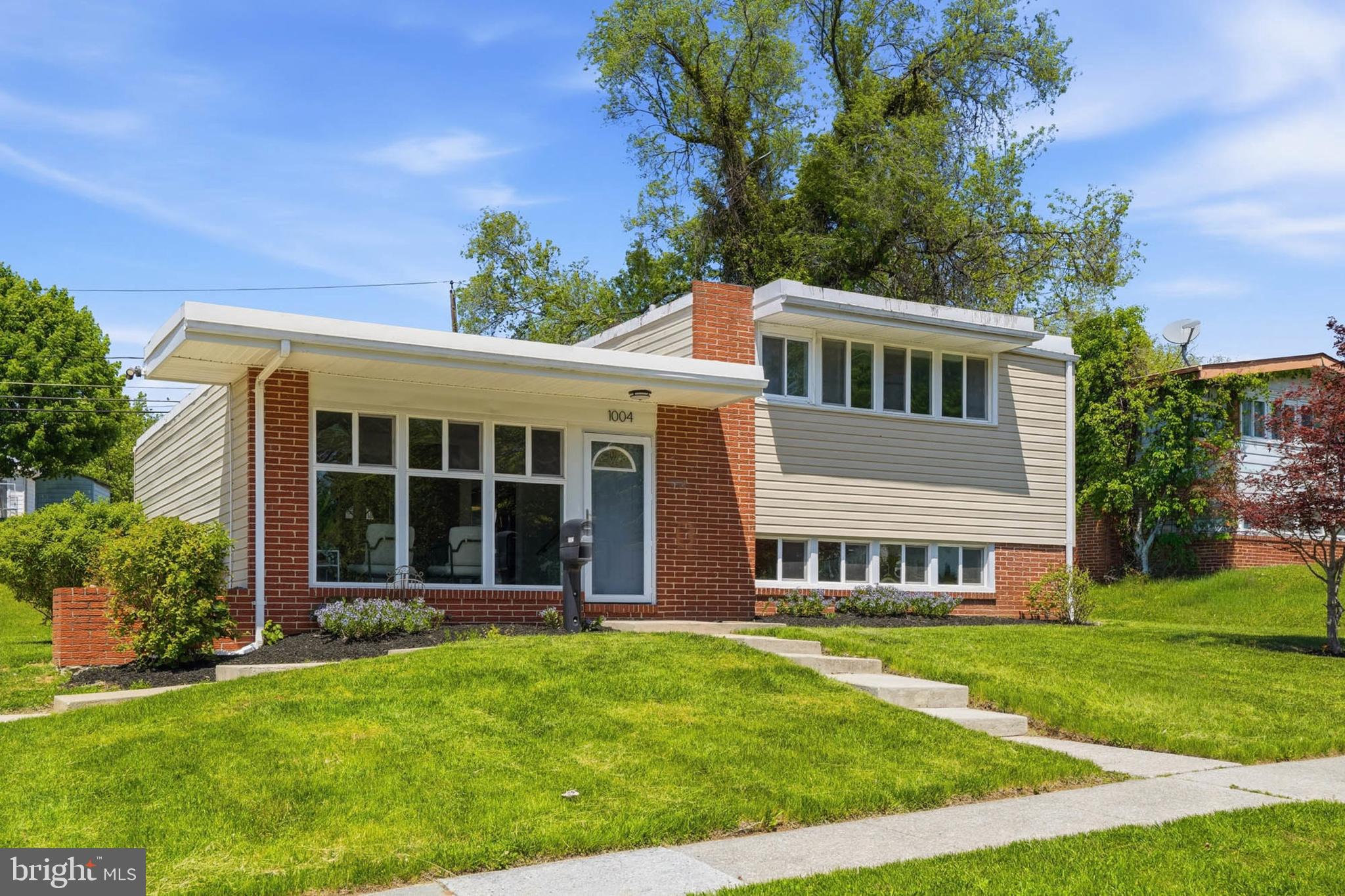 1004 Flagtree Lane Baltimore, MD 21208 - Photo 3 of 28 FULLY RENOVATED in 2026! New LVP and Fresh Paint