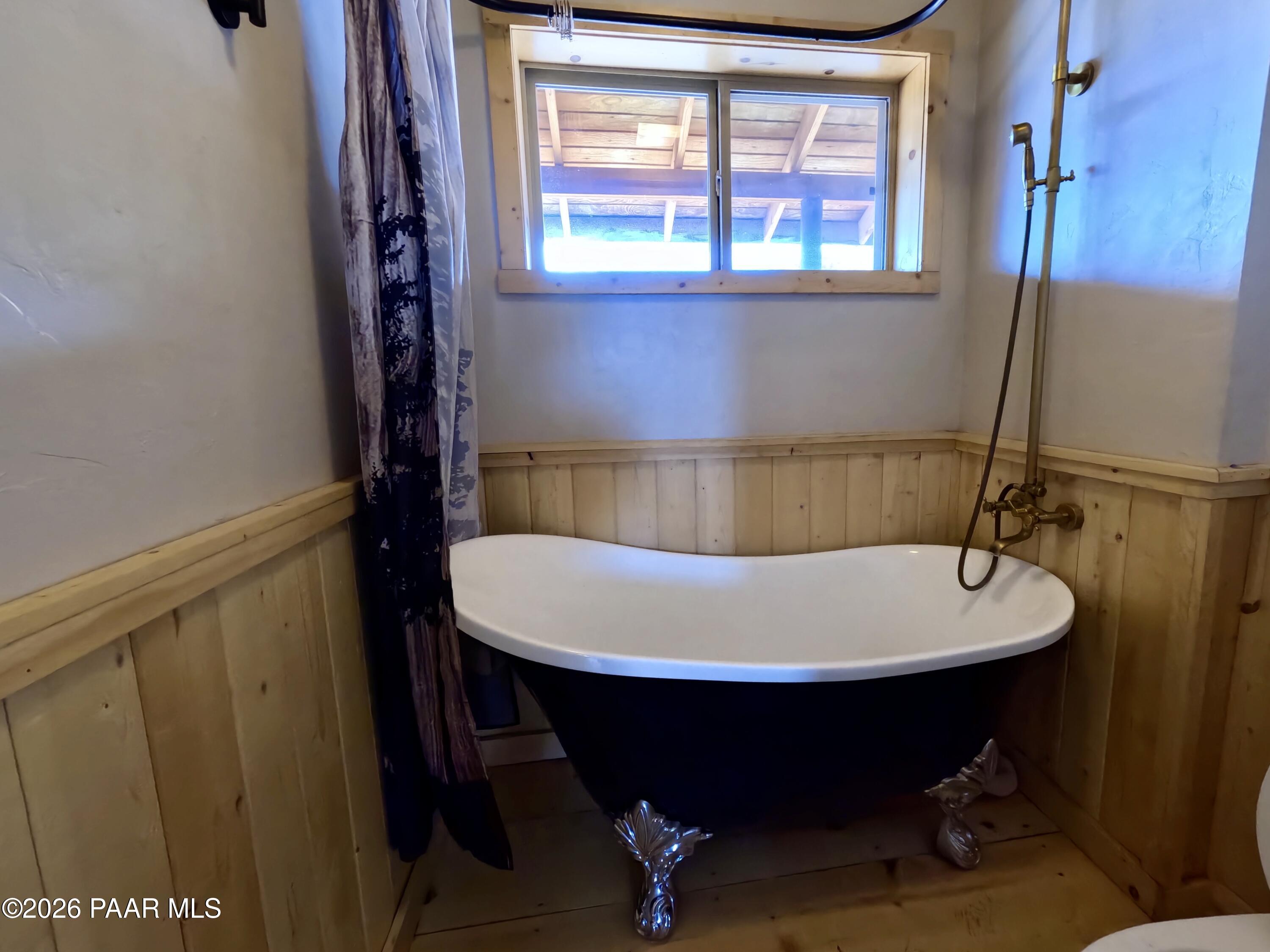33867 West Whiskey River Road Seligman, AZ 86337 - Photo 14 of 50 Soaking Clawfoot Tub