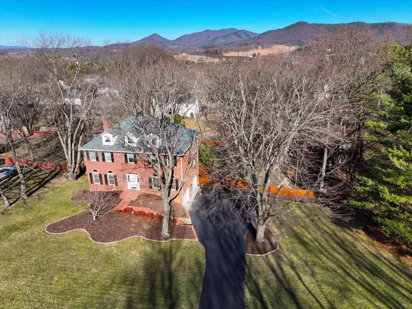 $599,000 | 681 Stayman Road, Roanoke, VA 24019