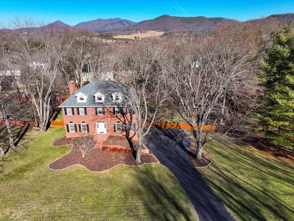 $599,000 | 681 Stayman Road, Roanoke, VA 24019