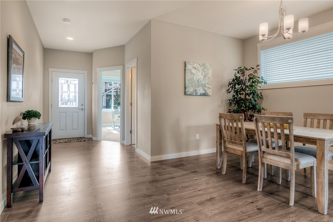 1603 170th Street Southeast Bothell, WA 98012 - Photo 3 of 17 Gallery Image 3