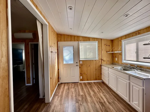 $2,399,000 | 54100 Pine Crest Avenue, Idyllwild, CA 92549