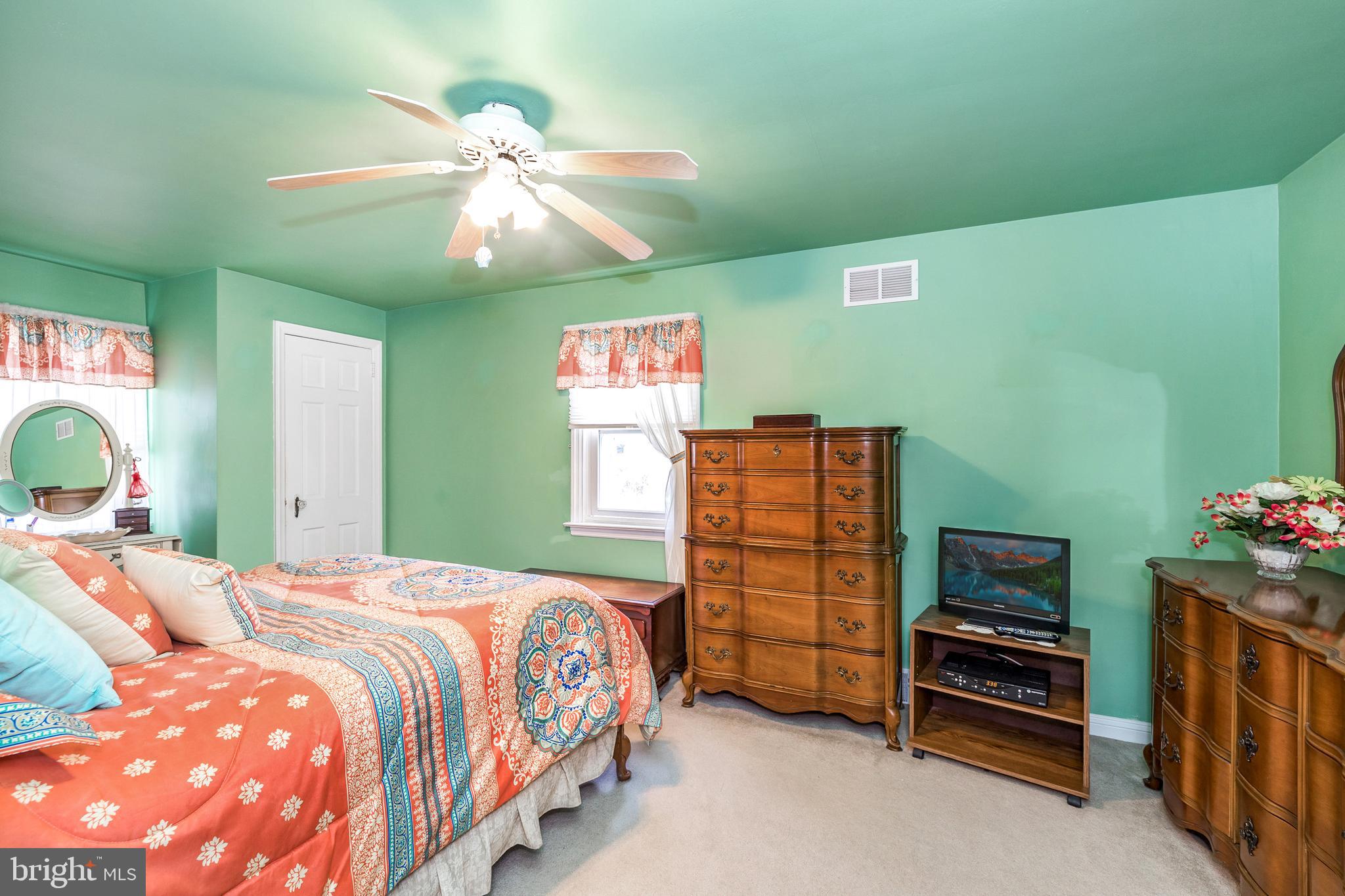 1437 Steel Road Havertown, PA 19083 - Photo 23 of 51