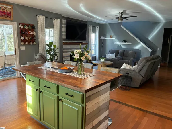 $450,000 | 226 North Orchard Farms Avenue, Simpsonville, SC 29681