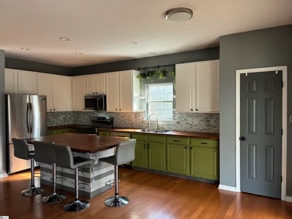 $450,000 | 226 North Orchard Farms Avenue, Simpsonville, SC 29681