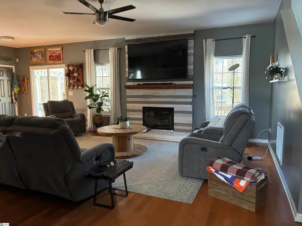 $450,000 | 226 North Orchard Farms Avenue, Simpsonville, SC 29681