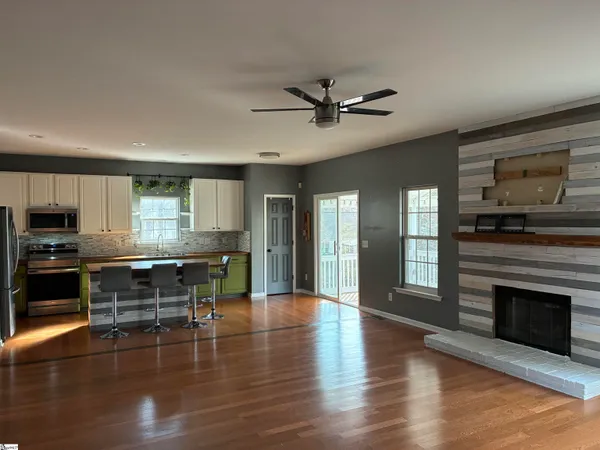 $450,000 | 226 North Orchard Farms Avenue, Simpsonville, SC 29681