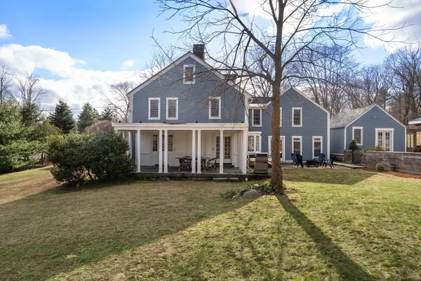 $1,895,000 | 102 Washington Street, Sherborn, MA 01770