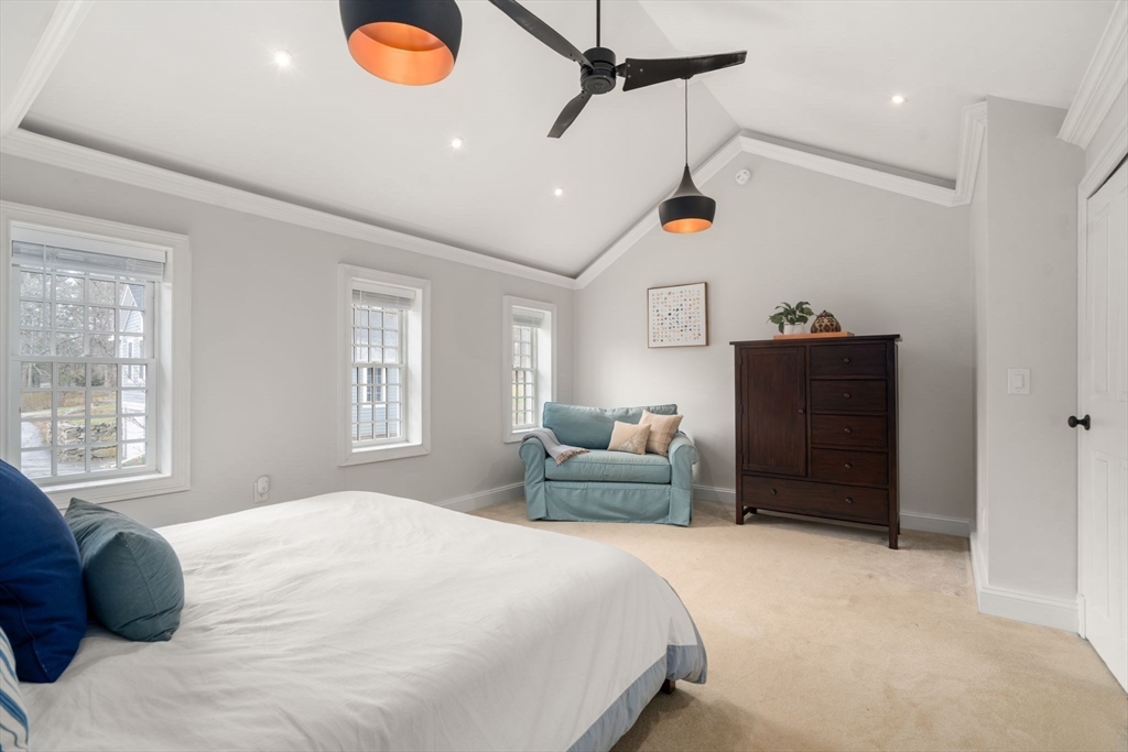 102 Washington Street Sherborn, MA 01770 - Photo 13 of 41