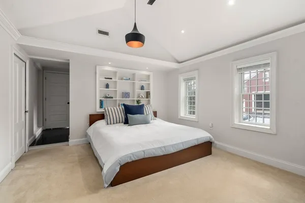 $1,895,000 | 102 Washington Street, Sherborn, MA 01770