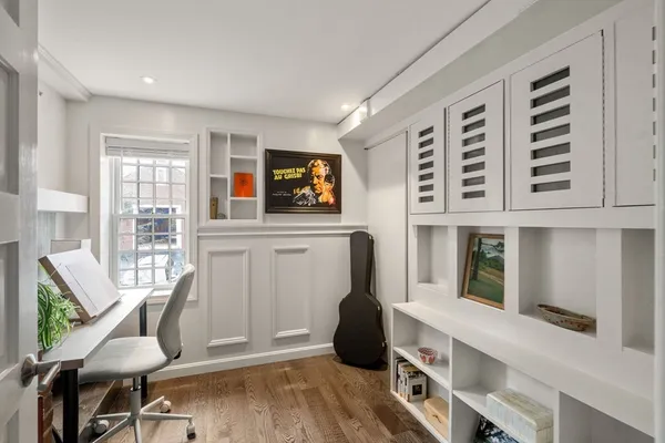 $1,895,000 | 102 Washington Street, Sherborn, MA 01770