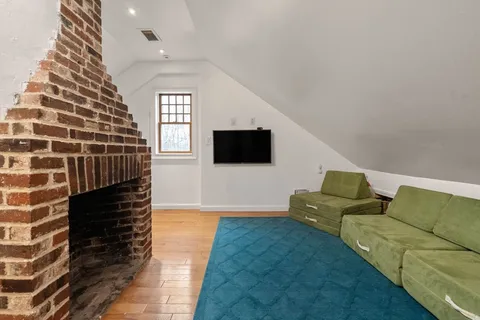 $1,895,000 | 102 Washington Street, Sherborn, MA 01770