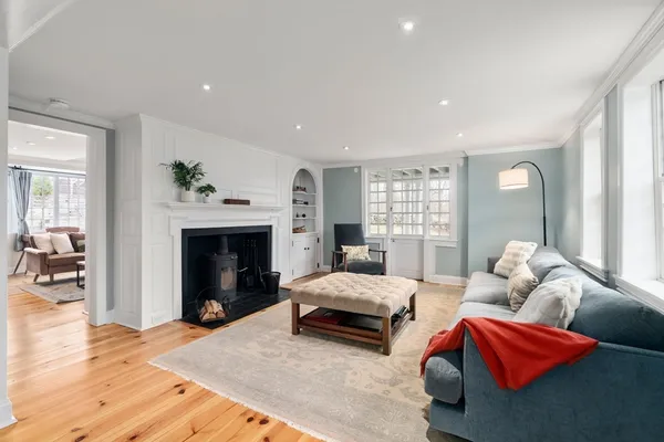 $1,895,000 | 102 Washington Street, Sherborn, MA 01770