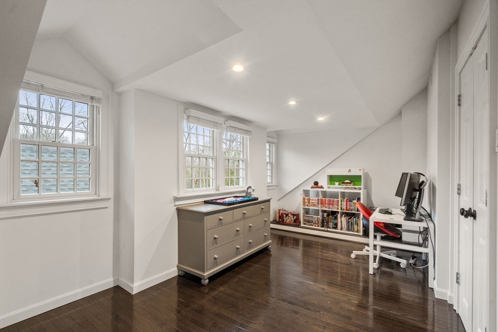 102 Washington Street Sherborn, MA 01770 - Photo 21 of 41