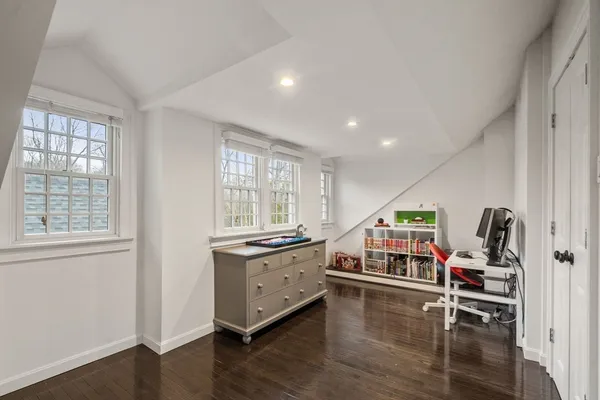 $1,895,000 | 102 Washington Street, Sherborn, MA 01770