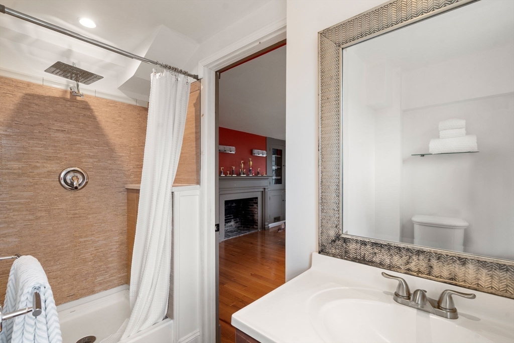 102 Washington Street Sherborn, MA 01770 - Photo 25 of 41