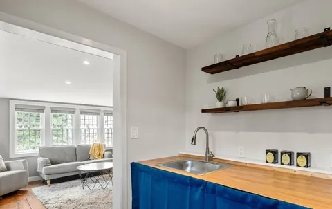 $1,895,000 | 102 Washington Street, Sherborn, MA 01770