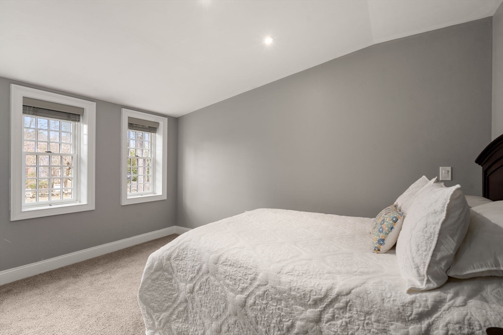 102 Washington Street Sherborn, MA 01770 - Photo 32 of 41